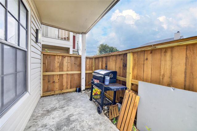 2750 Holly Hall Street 1706, Houston, TX 77054