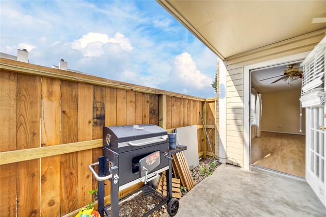 2750 Holly Hall Street 1706, Houston, TX 77054