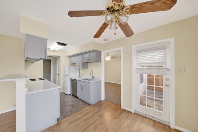 2750 Holly Hall Street 1706, Houston, TX 77054