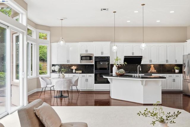 1 Circle E Ranch Pl, San Ramon, CA 94583