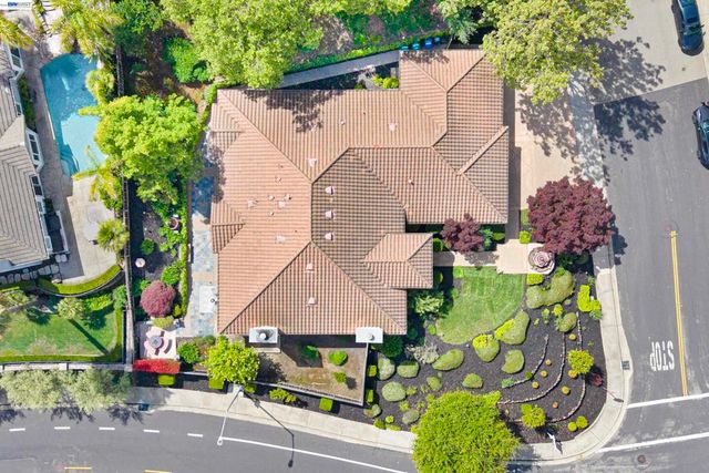 1 Circle E Ranch Pl, San Ramon, CA 94583