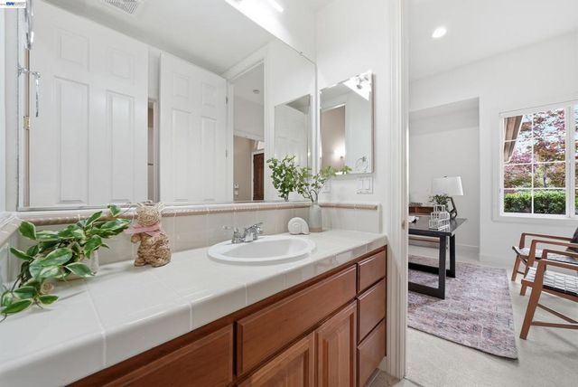 1 Circle E Ranch Pl, San Ramon, CA 94583