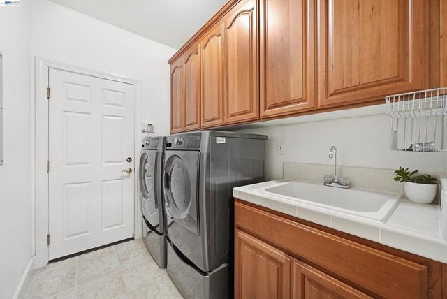 1 Circle E Ranch Pl, San Ramon, CA 94583