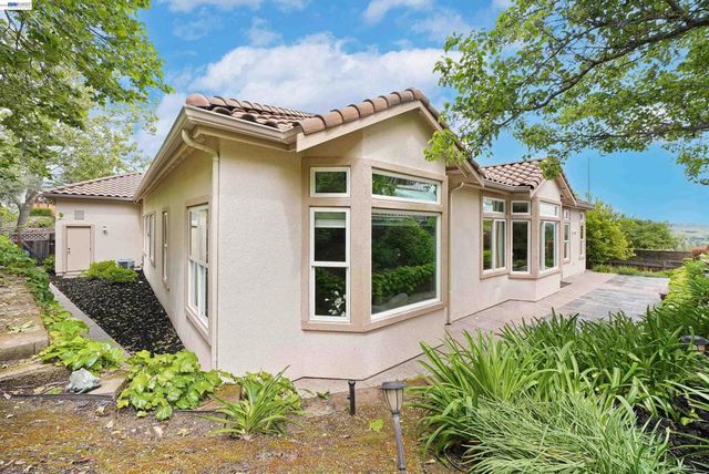 1 Circle E Ranch Pl, San Ramon, CA 94583