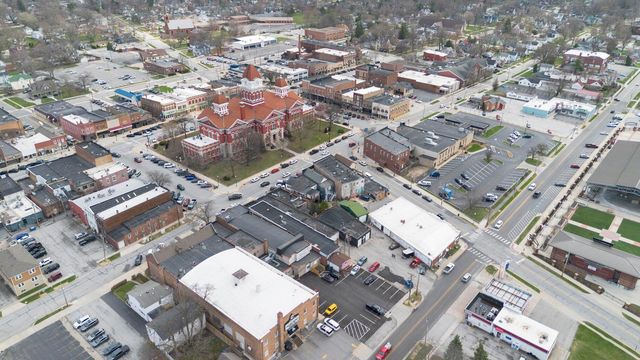 7 N Court Street, Crown Point, IN 46307