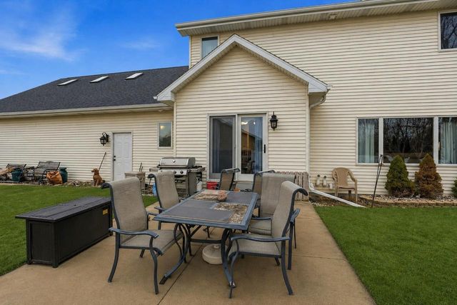 N9005 BLACKOAK STREET, Menasha, WI 54952