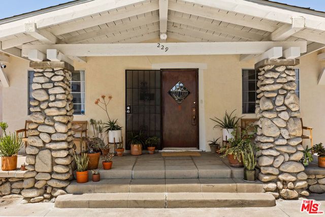 229 Newland Street, Los Angeles, CA 90042
