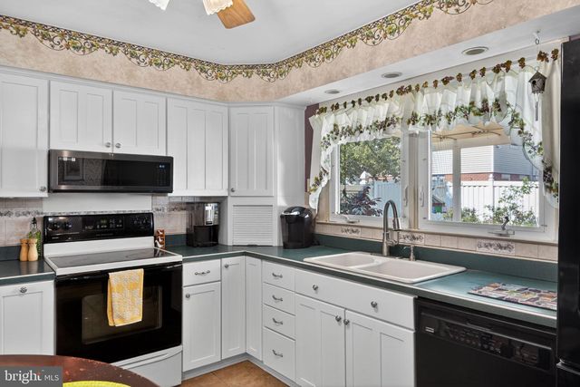 717 MAPLEWOOD AVE, Lancaster, PA 17601