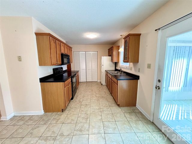 2335 Greater Druid Hills Boulevard, Hendersonville, NC 28791