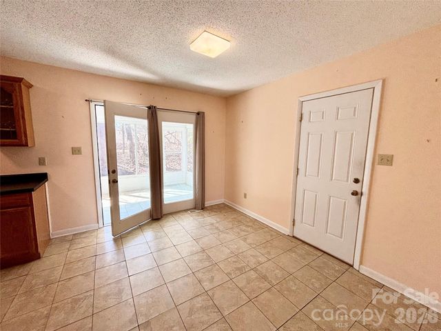 2335 Greater Druid Hills Boulevard, Hendersonville, NC 28791