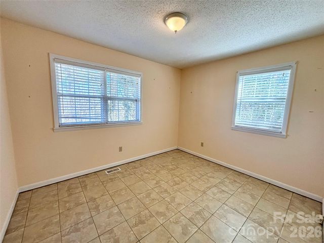 2335 Greater Druid Hills Boulevard, Hendersonville, NC 28791