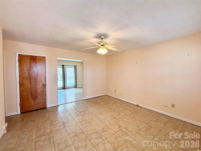 2335 Greater Druid Hills Boulevard, Hendersonville, NC 28791