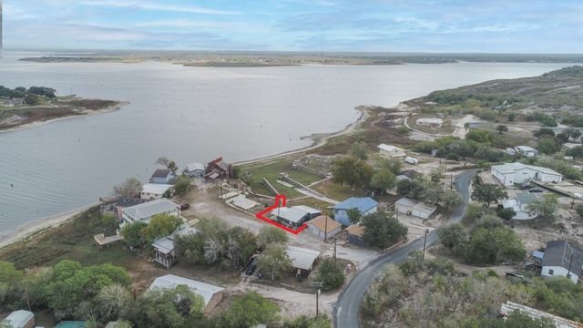 102 White Point Trai, Sandia, TX 78383