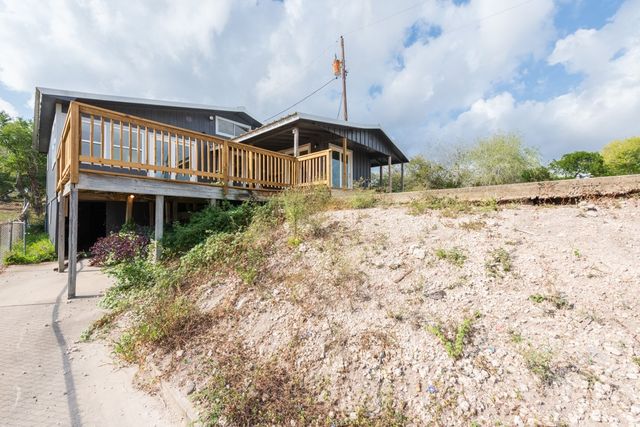 102 White Point Trai, Sandia, TX 78383