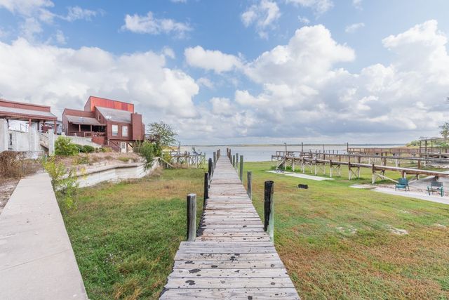 102 White Point Trai, Sandia, TX 78383