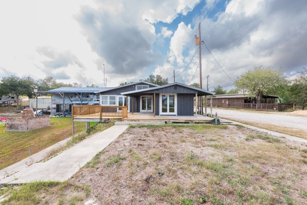 102 White Point Trai, Sandia, TX 78383