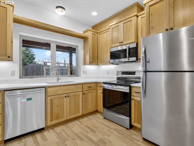 5870 Ne MASON St 9, Portland, OR 97218