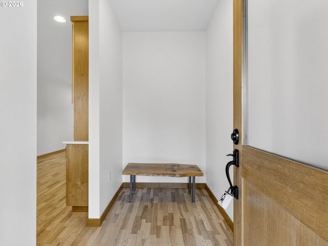 5870 Ne MASON St 9, Portland, OR 97218