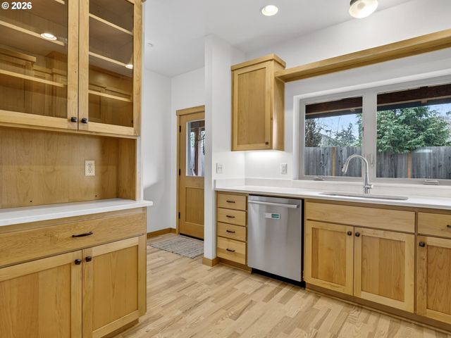 5870 Ne MASON St 9, Portland, OR 97218