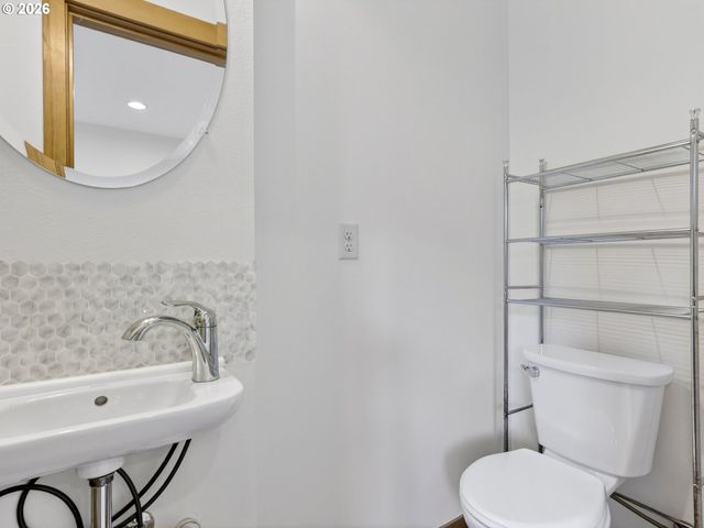 5870 Ne MASON St 9, Portland, OR 97218