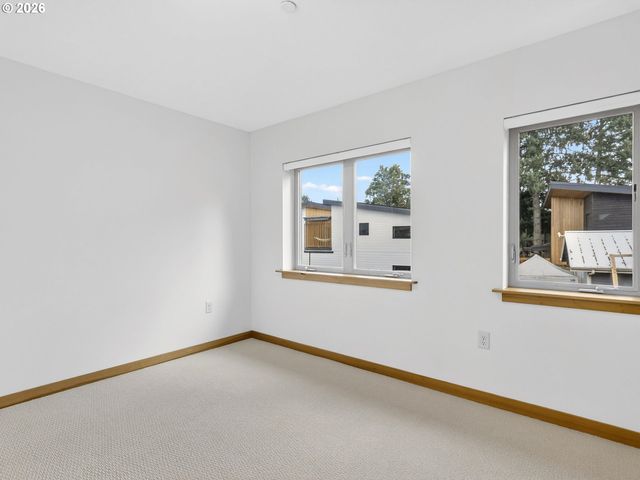 5870 Ne MASON St 9, Portland, OR 97218