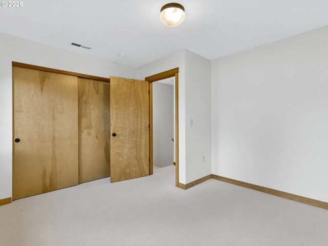 5870 Ne MASON St 9, Portland, OR 97218