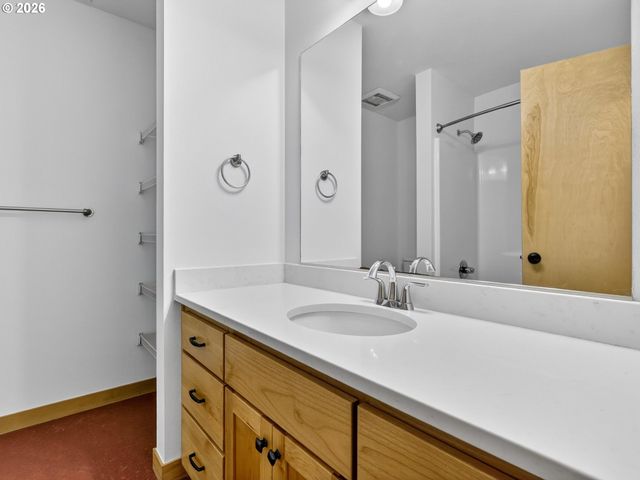 5870 Ne MASON St 9, Portland, OR 97218