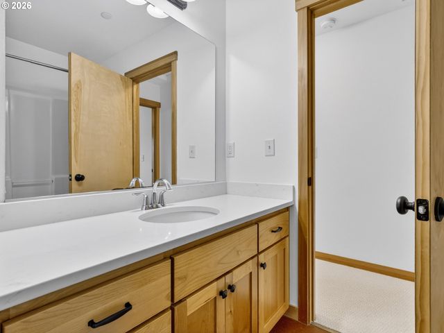 5870 Ne MASON St 9, Portland, OR 97218