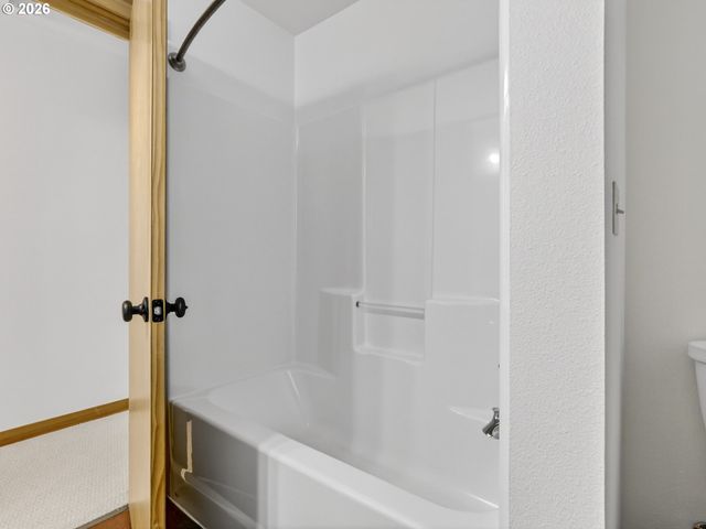 5870 Ne MASON St 9, Portland, OR 97218