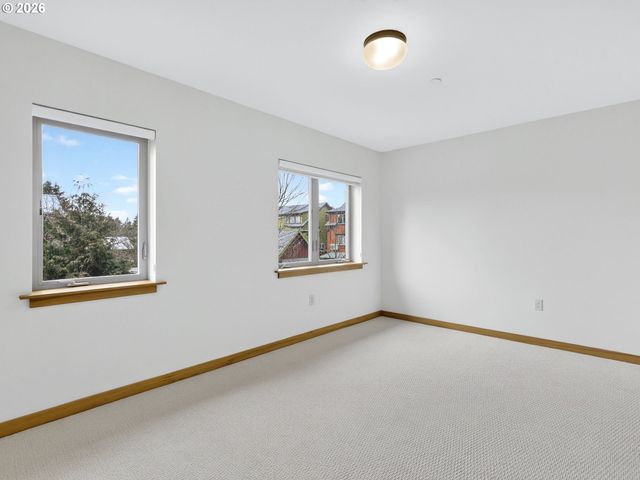 5870 Ne MASON St 9, Portland, OR 97218