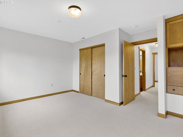 5870 Ne MASON St 9, Portland, OR 97218