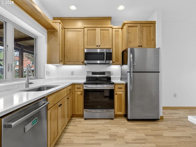 5870 Ne MASON St 9, Portland, OR 97218