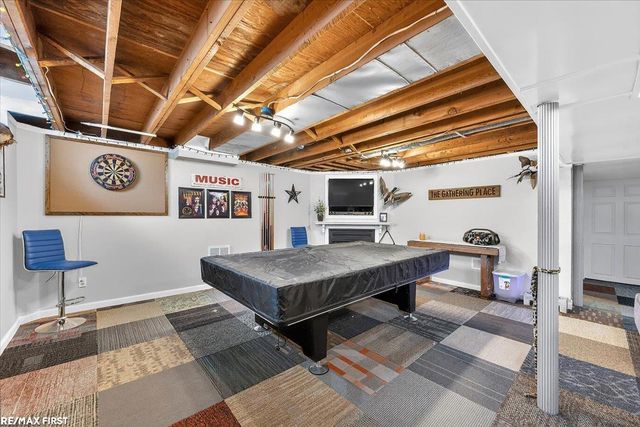 21025 Wakefield Street, Clinton Township, MI 48035