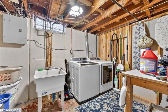 21025 Wakefield Street, Clinton Township, MI 48035