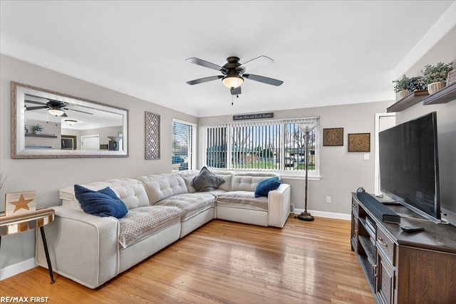 21025 Wakefield Street, Clinton Township, MI 48035