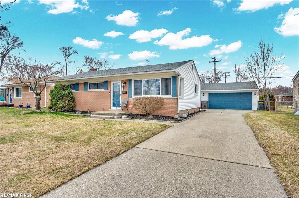 21025 Wakefield Street, Clinton Township, MI 48035