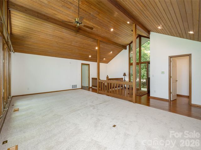 227 Estate Drive, Hendersonville, NC 28739