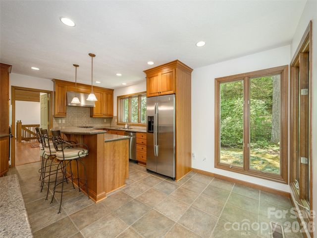 227 Estate Drive, Hendersonville, NC 28739