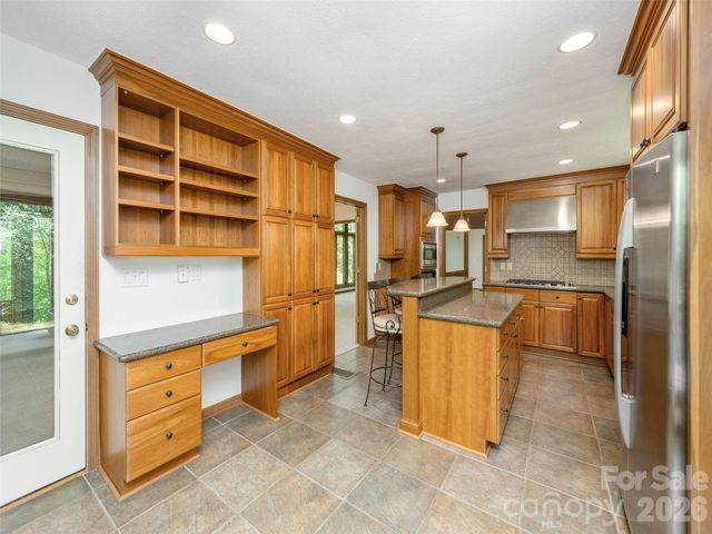 227 Estate Drive, Hendersonville, NC 28739
