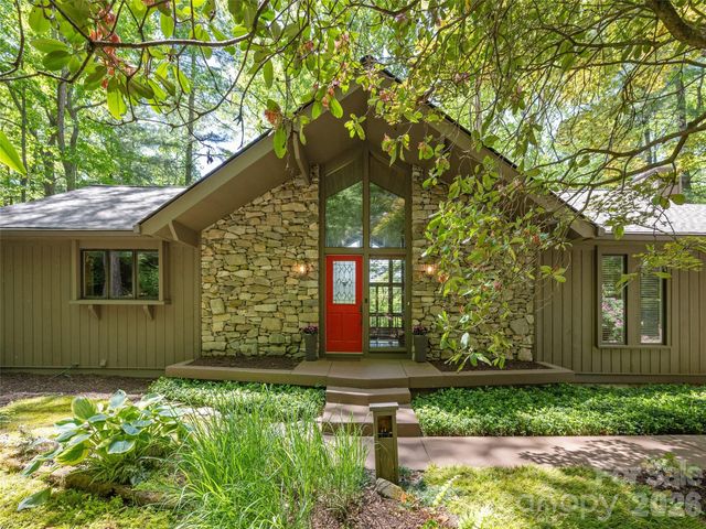 227 Estate Drive, Hendersonville, NC 28739