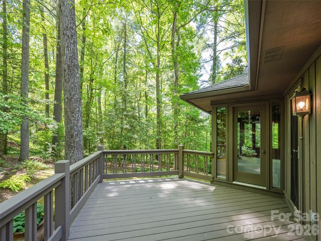 227 Estate Drive, Hendersonville, NC 28739