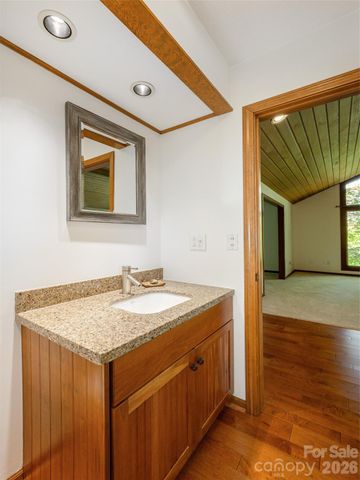 227 Estate Drive, Hendersonville, NC 28739