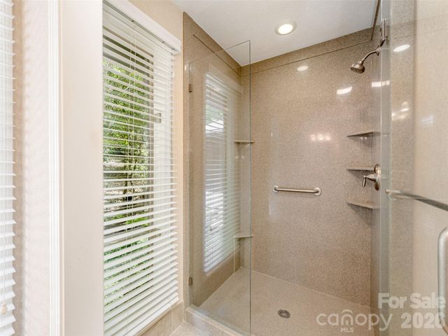 227 Estate Drive, Hendersonville, NC 28739