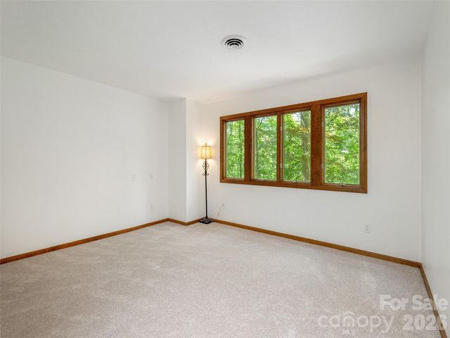 227 Estate Drive, Hendersonville, NC 28739