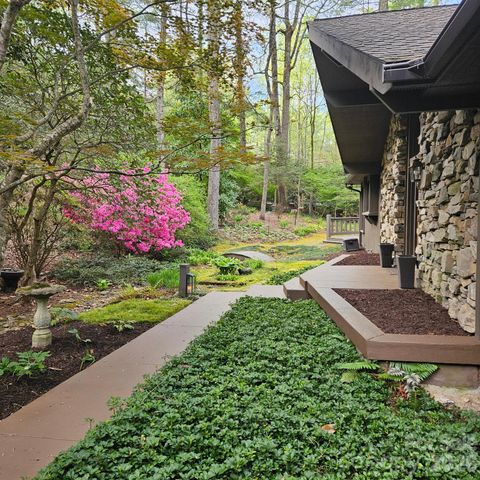 227 Estate Drive, Hendersonville, NC 28739