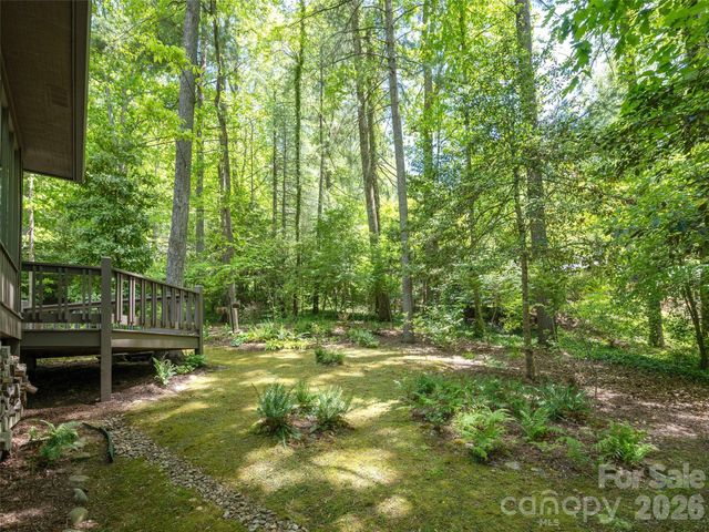 227 Estate Drive, Hendersonville, NC 28739