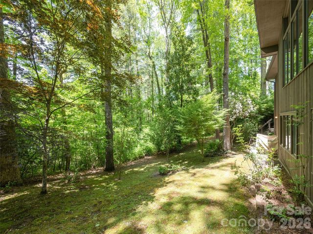 227 Estate Drive, Hendersonville, NC 28739