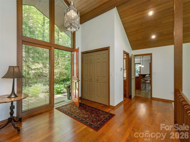 227 Estate Drive, Hendersonville, NC 28739