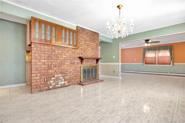 69 Cottonwood Lane, Westbury, NY 11590