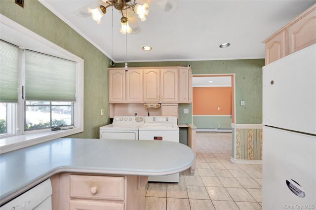 69 Cottonwood Lane, Westbury, NY 11590